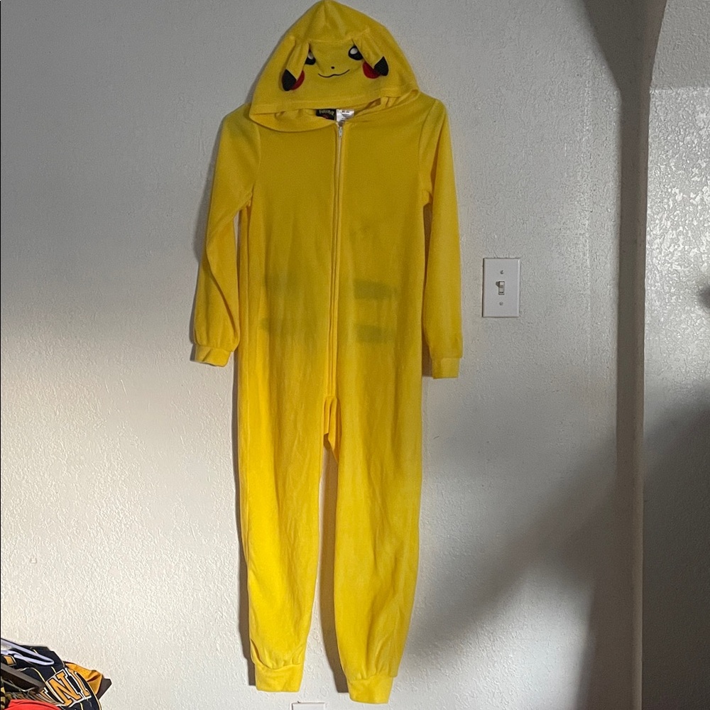 Pokemon Yellow Hooded Outfit